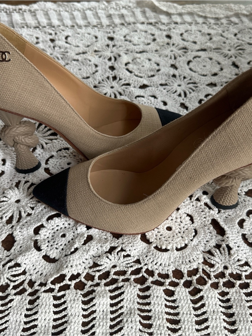 CHANEL canvas knot heels - Picture 5 of 6